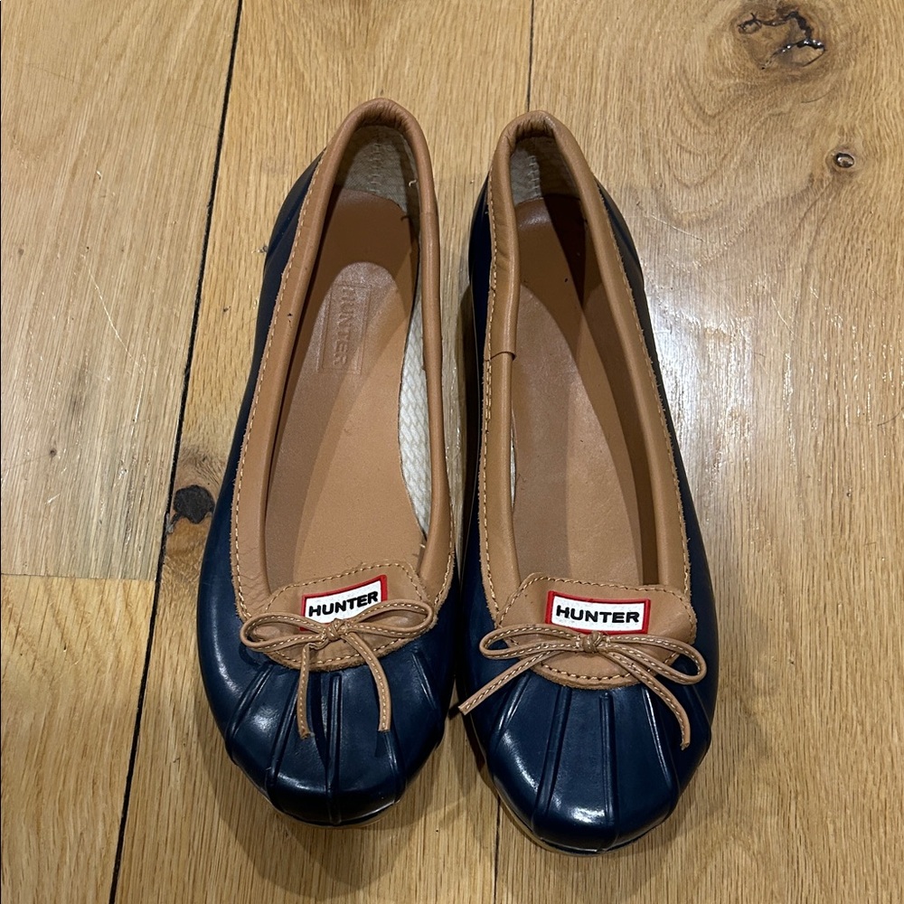 Hunter Women's Blue and Tan Rain Ballet Flats
